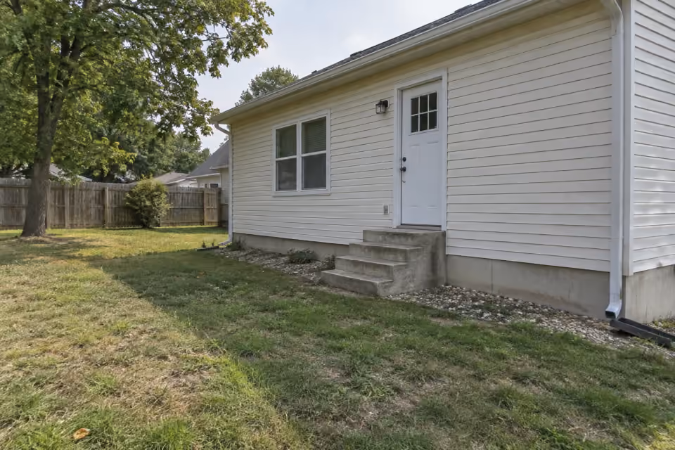 An everyday side-entry deck — starting view.